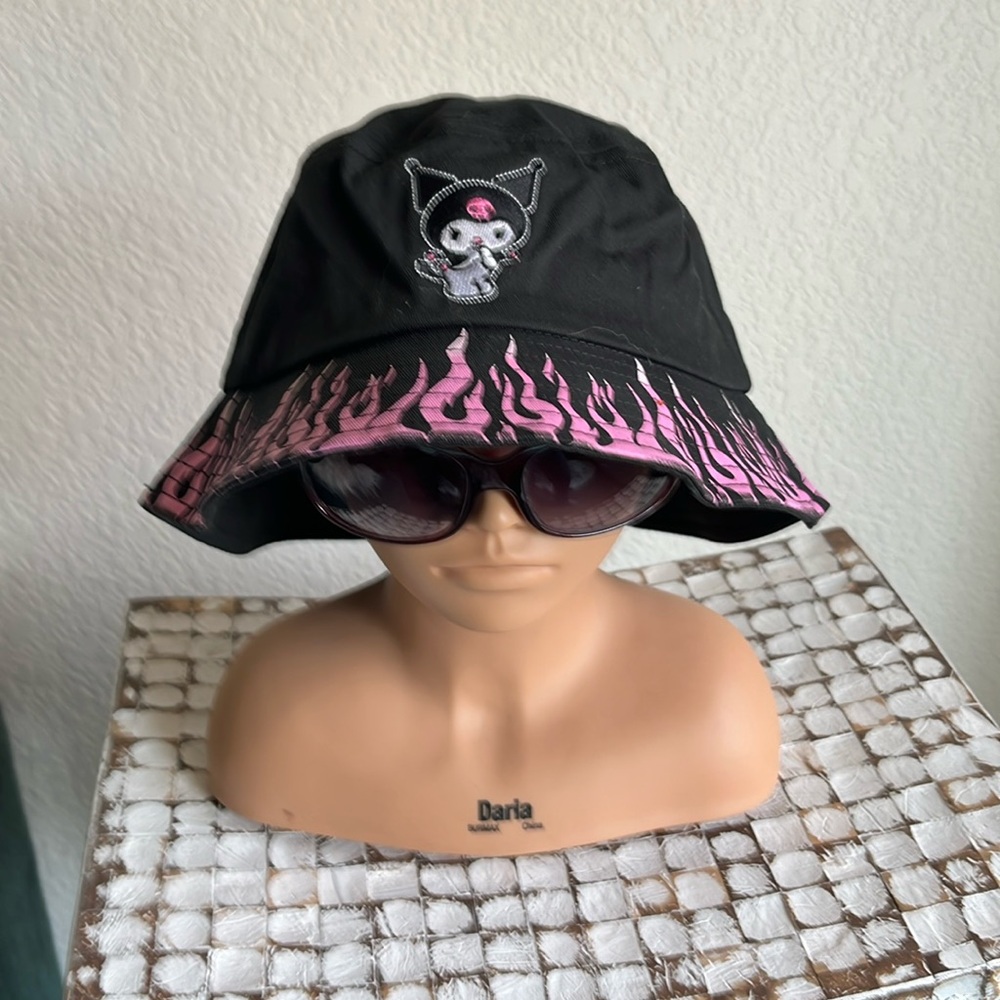 New Kuromi black and pink bucket hat